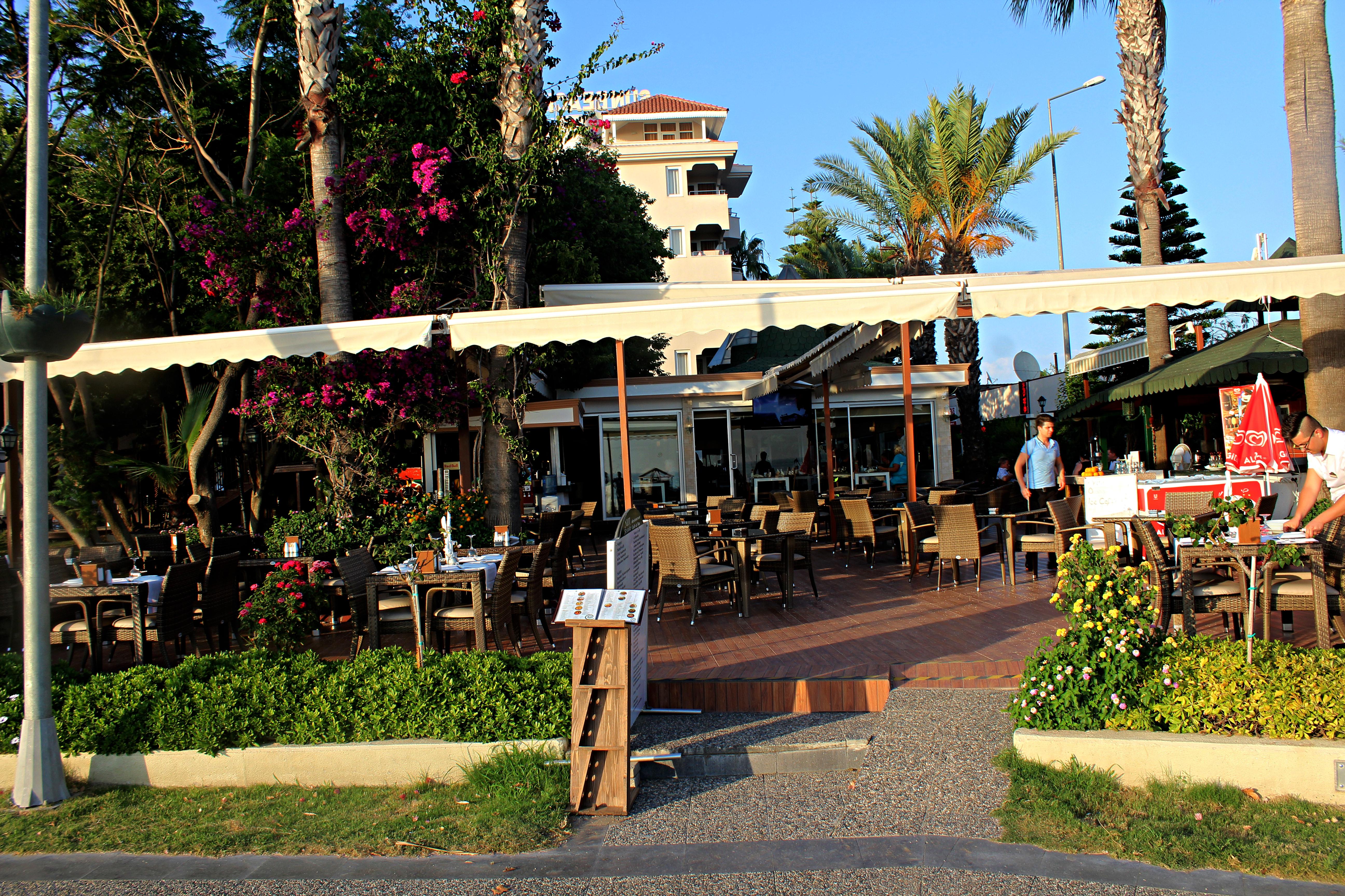 Sun Beach Hotel Side Exterior photo