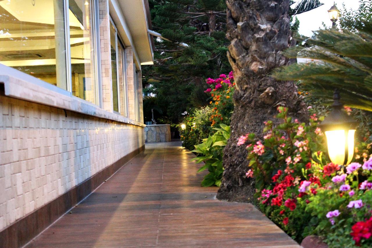 Sun Beach Hotel Side Exterior photo